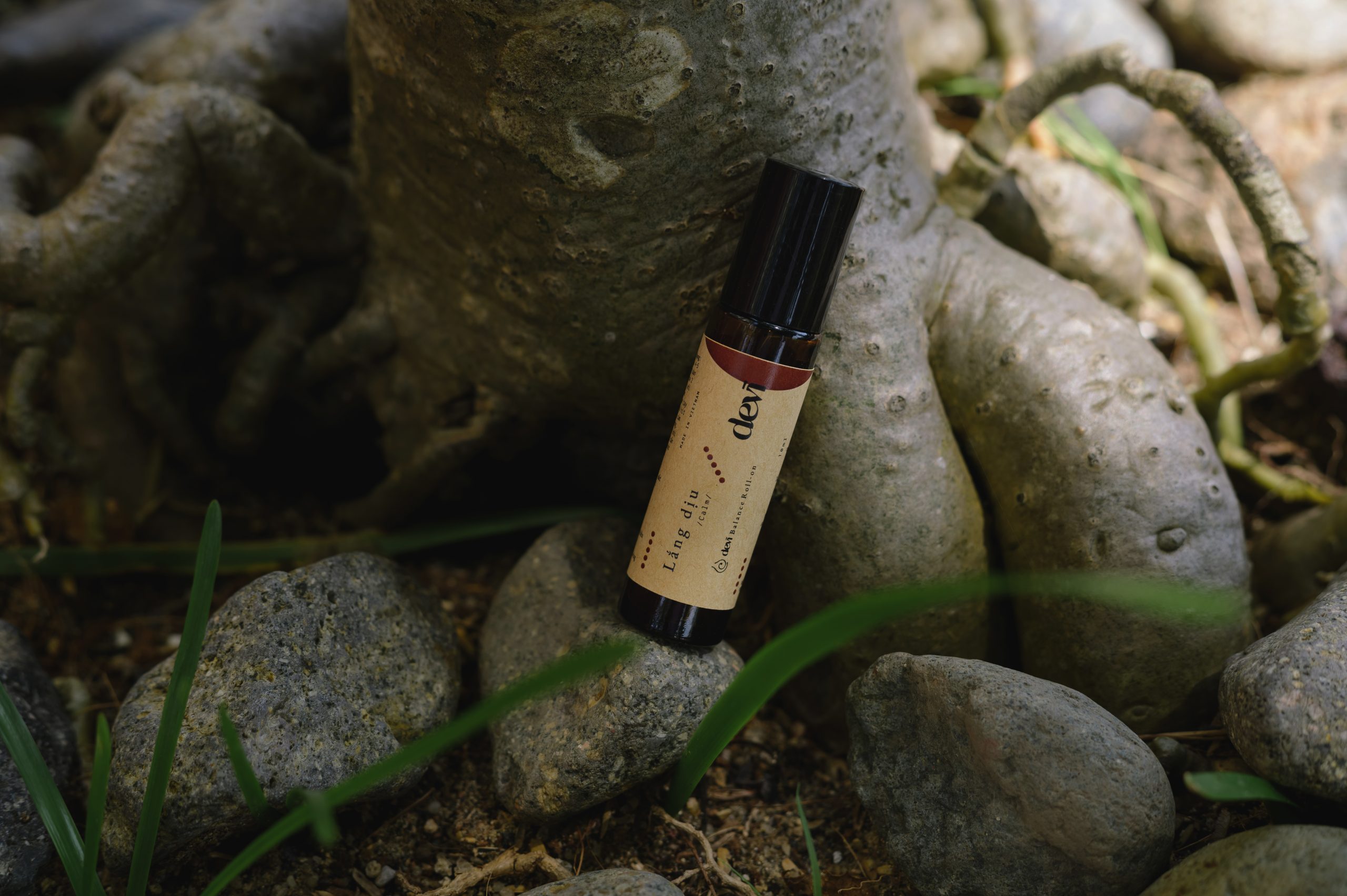 Thanh lăn DEVI ・Lắng dịu — DEVI Balance Roll-on ・Calm —